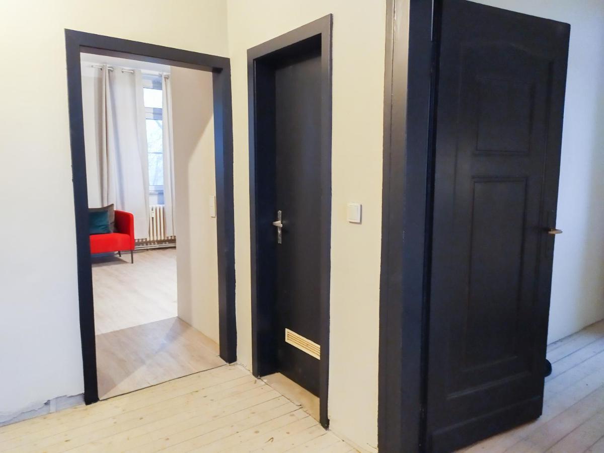 Alte Schule Gaestehaus - Fraeulein Apartment Битбург Экстерьер фото