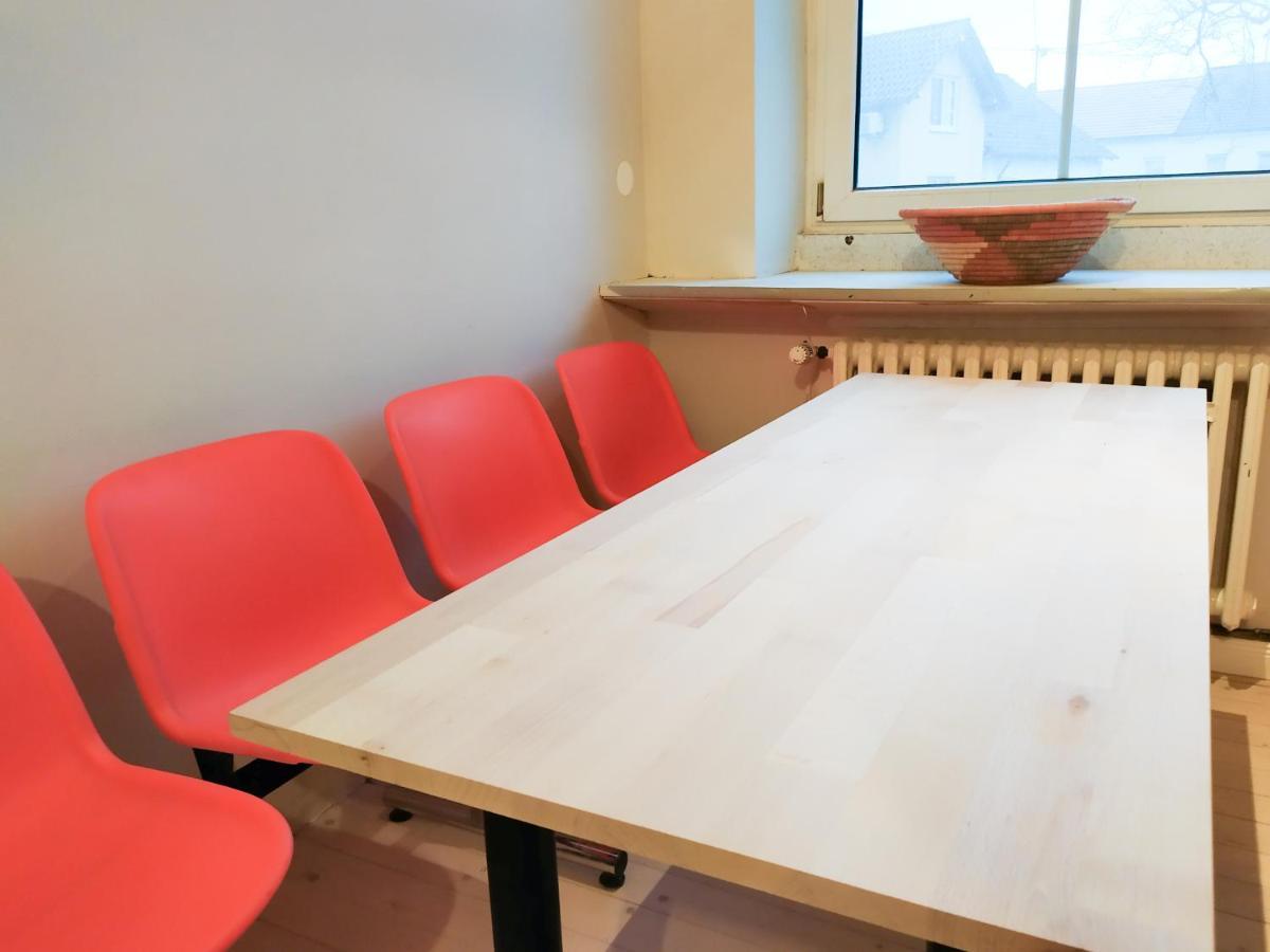 Alte Schule Gaestehaus - Fraeulein Apartment Битбург Экстерьер фото