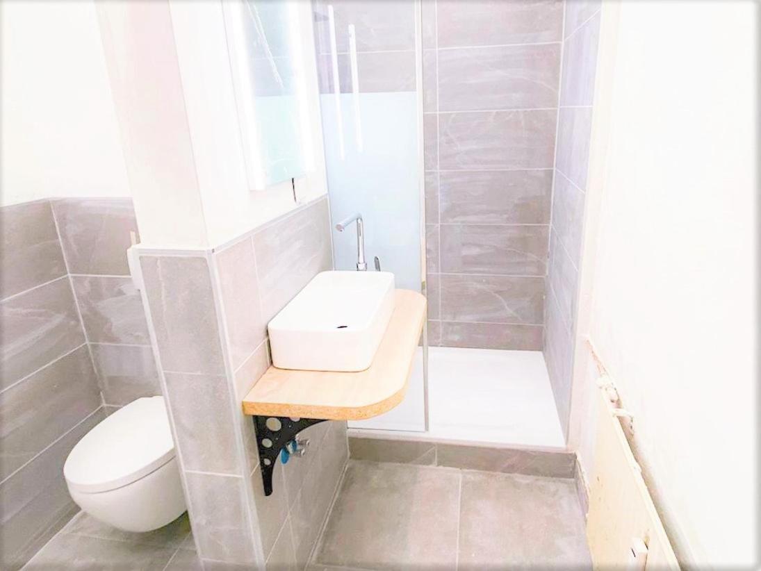 Alte Schule Gaestehaus - Fraeulein Apartment Битбург Экстерьер фото