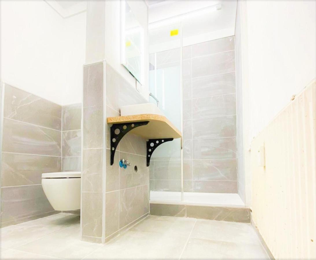 Alte Schule Gaestehaus - Fraeulein Apartment Битбург Экстерьер фото